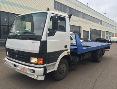 ЭВАКУАТОР СО СДВИЖНОЙ ПЛАТФОРМОЙ НА БАЗЕ ШАССИ TATA LPT 613