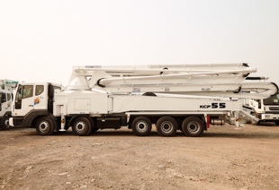 АВТОБЕТОНОНАСОС KCP 55ZX5170 НА ШАССИ DAEWOO DV11K