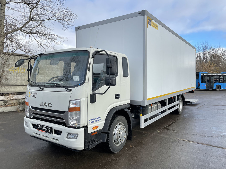 ИЗОТЕРМИЧЕСКИЙ ФУРГОН JAC N120L 7,4×2,6×2,5м ГИДРОБОРТ