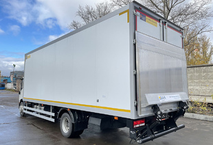 ИЗОТЕРМИЧЕСКИЙ ФУРГОН JAC N120L 7,4×2,6×2,5м ГИДРОБОРТ