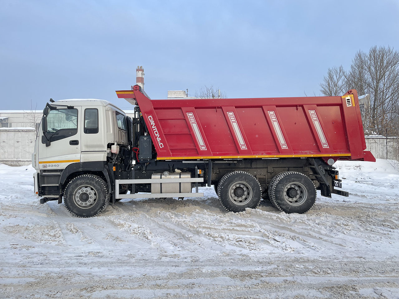 КУПИТЬ САМОСВАЛ ISUZU GIGA 6x4 CYZ52M КУЗОВ CANTONI 16 м³ в Москве | Цены