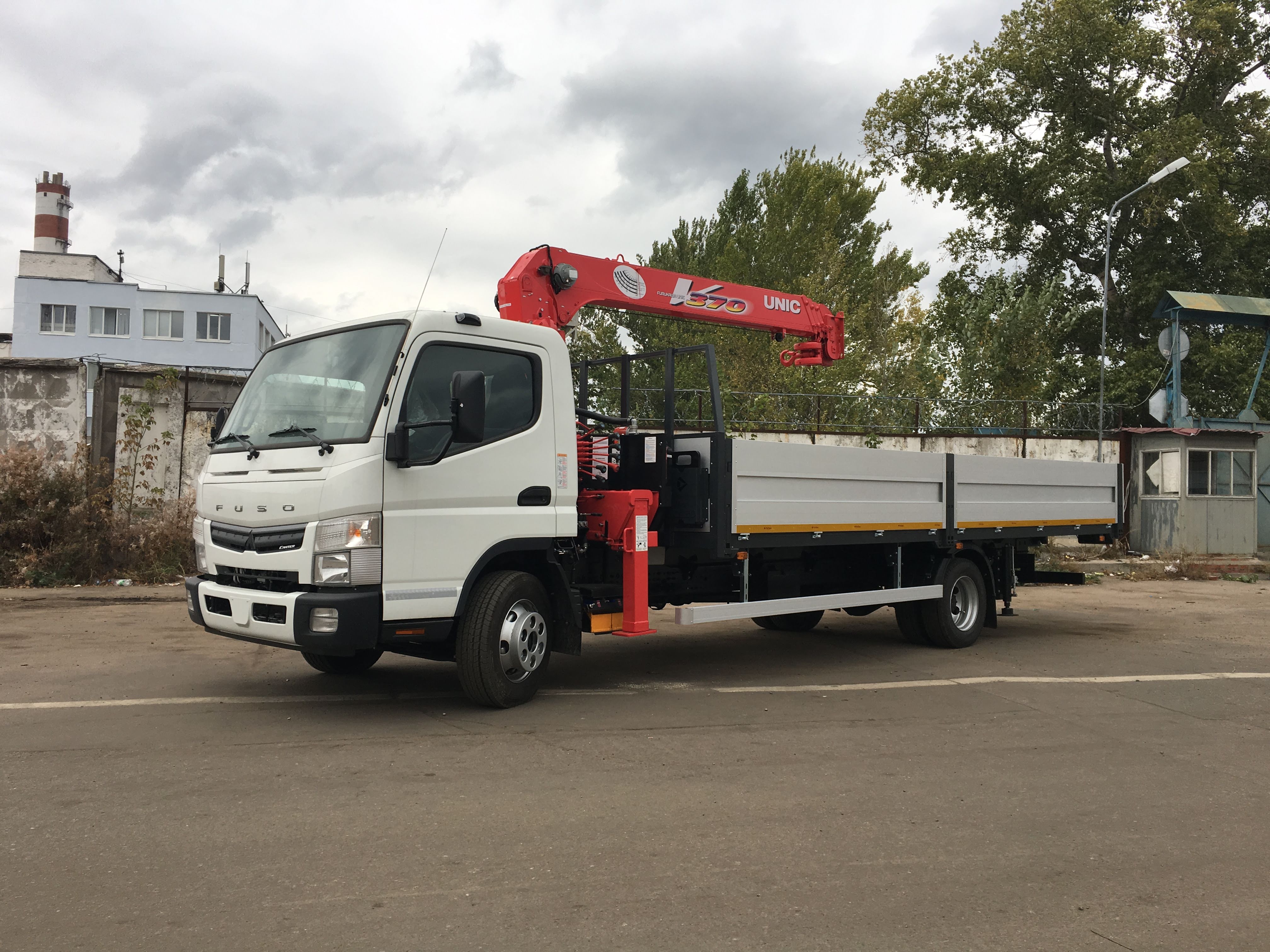 MITSUBISHI FUSO TF 7.5 с КМУ UNIC 374, борт 6.2 м